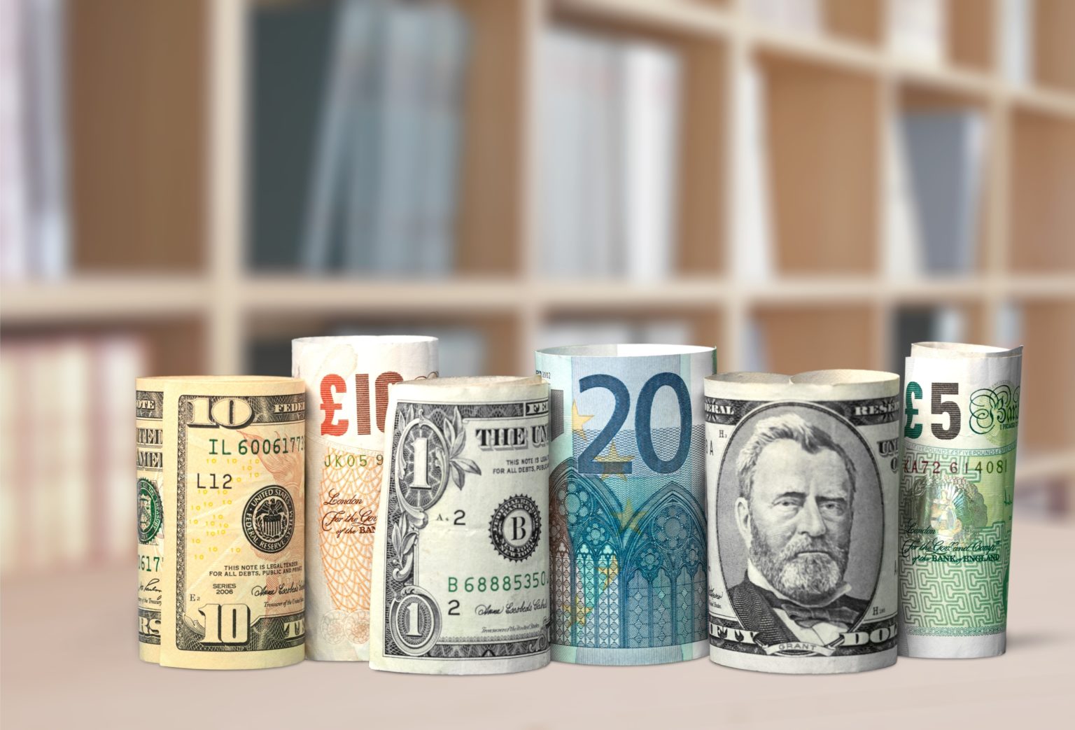В какой валюте хранить деньги в 2021 году: мнения экспертов
