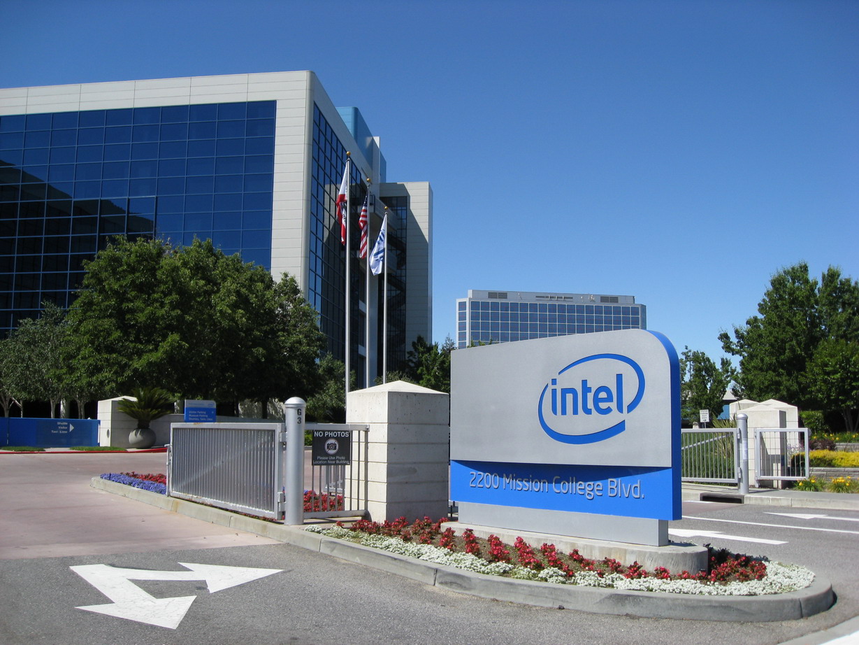 Акции Intel - прогноз и цена в 2021 году