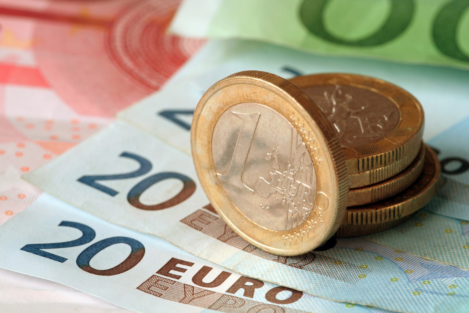 Каким будет курс евро в ноябре 2021 года