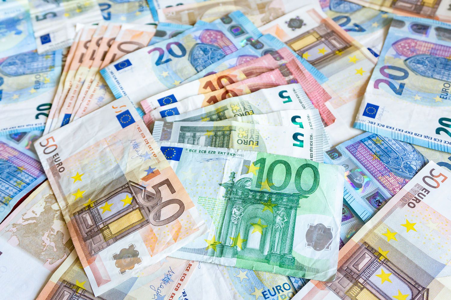 Каким будет курс евро в октябре 2021 года