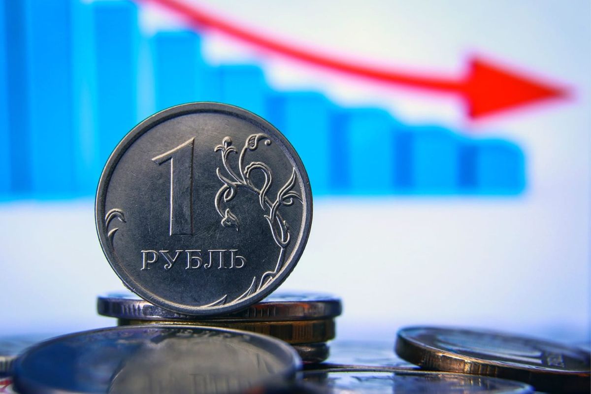 Как сохранить деньги при девальвации рубля 2022 года в России